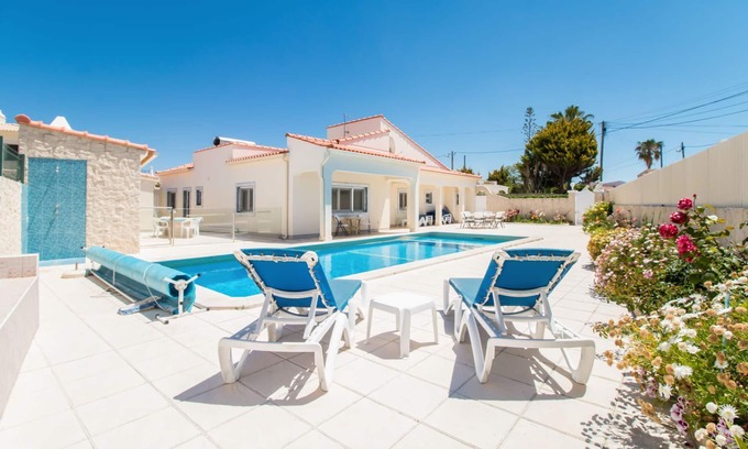 Vale de Parra Villa | Elegant Villa for 8/9 with Ocean View in Albufeira
