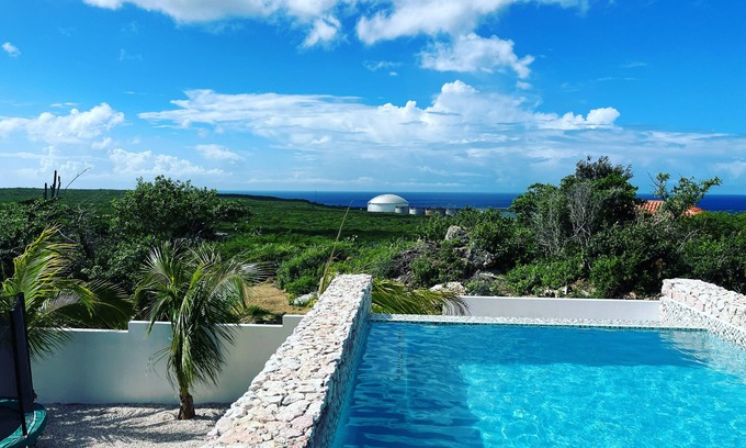 Grote Berg Villa | Seaview Villa with Pool & Spa Near Pristine Beaches