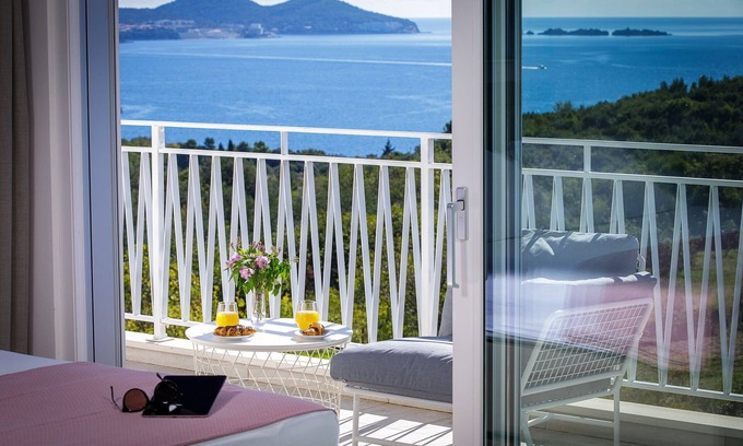 Orasac Villa | Villa Soderini: Relaxing Getaway with Pools and Spa