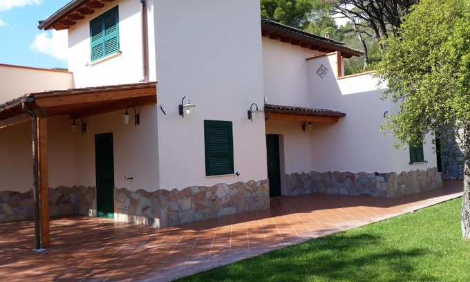 Campo nell'Elba House | Villa Sofia: Guest Rated 10/10 with Hot Tub & Full Kitchen