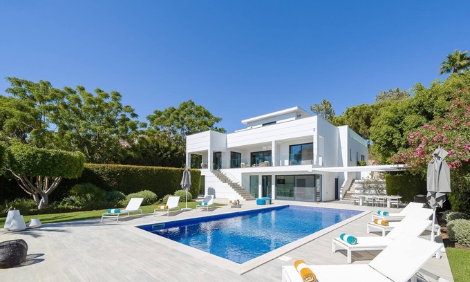 Almancil House | Villa Sole in Quinta do Lago by LovelyStay