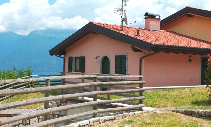 Prabione Apartment | Villa Sole: Relax by the Pool with Ocean and Lake Views