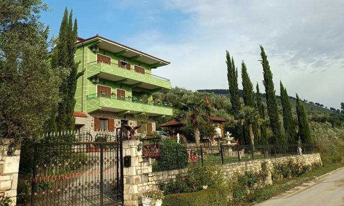 Berat House | Villa Solitude: Guest Rated 10/10 with Pet-Friendly Amenities