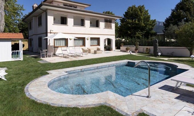 Forte dei Marmi Villa | Villa Sophia by MMega