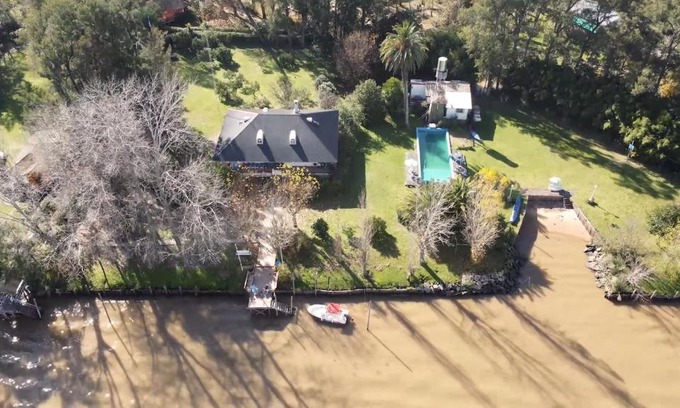 Partido de Tigre Cabin | Villa Sophia del Delta: Oceanfront Getaway with Pool