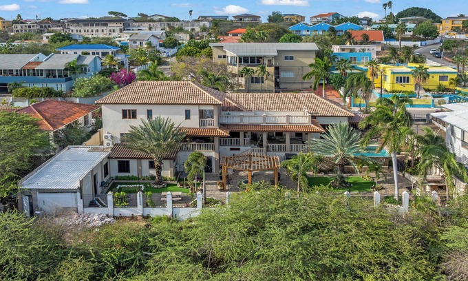 Marie Pampoen Villa | Villa Sophia - Luxury tropical villa with private pool, gym and sea view