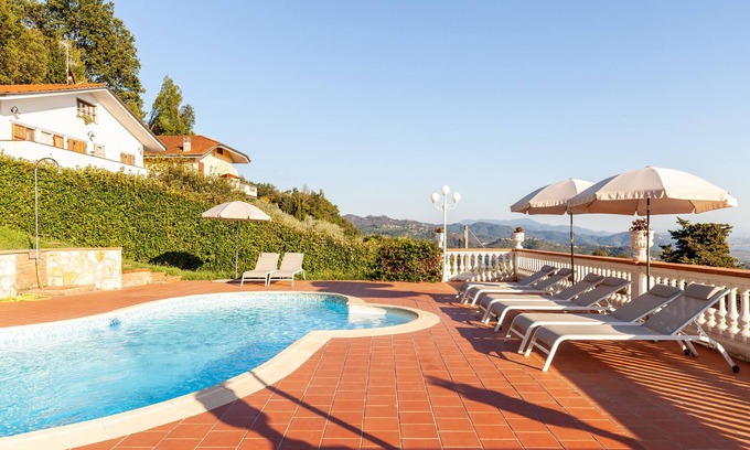 Corsanico Villa | Villa Sophia: Poolside Relaxation with Balcony & Spa Access