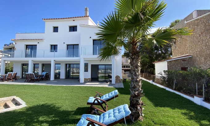 L'Escala House | Villa Sophie: Oceanfront Retreat with Private Pool & Spa