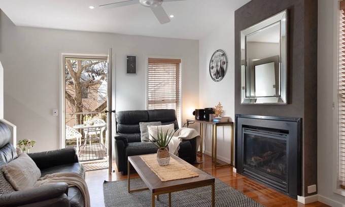 Daylesford Villa | Villa Sorelle: Perfectly Located with Pool & Breakfast