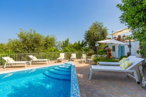 Sorrento Villa | Immerse in Luxury at Villa Sorrento Flats - 9.9/10 Rating