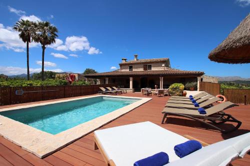 Alcudia Villa | Villa SOU: Family-Friendly Retreat with Pool & Perfect Score