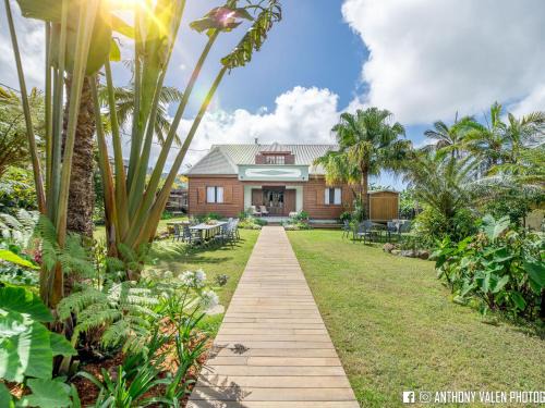 Les Avirons House | Villa spacieuse avec jardin, cheminée et billard, 5 chambres pour 10 pers. - FR-1-786-35