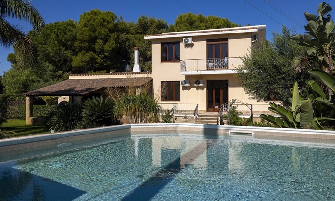 Marsala Villa | Villa 'Stella Nord' with Sea View, Wi-Fi and Air Conditioning