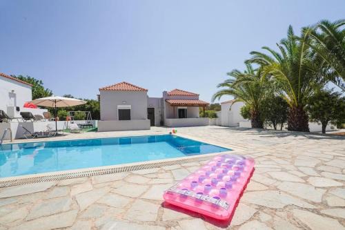 Chorafakia House | Oceanfront Villa SteMMa: Guest Rated 9/10 & Pet Friendly