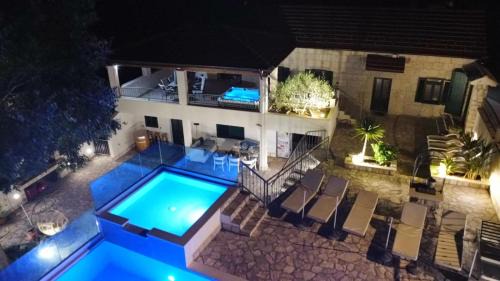 Rascane Villa | Relax at Villa Stipanovi Dvori with Pool & Pet Amenities