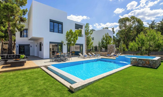 Lardos Villa | Villa Summer Dawn: New Villa Near Beach & Prime Amenities