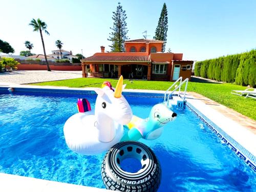 Pinos de Alhaurin Villa | Experience Villa Sol y Luna Mediterránea: Pet-Friendly Oasis