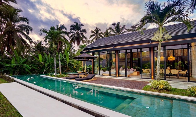 Melayang Villa | Villa Sunset Forest: Family-Friendly Retreat with Pool