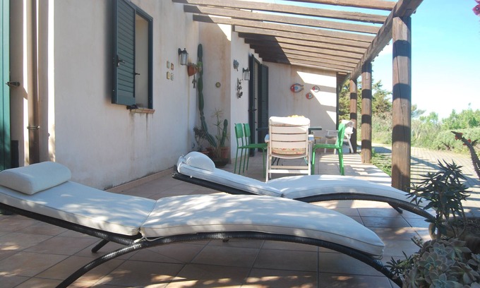 Licata House | Idyllic Villa Steps from the Sea with Breakfast Included