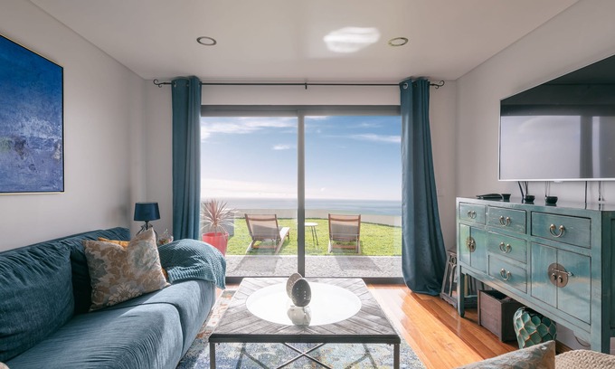 Estreito de Camara de Lobos House | Sea-view Villa Sweden with Spa and Hot Tub Amenities