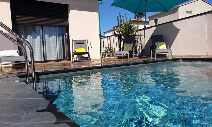 Pinet Villa | Gorgeous Villa with Private Pool Near Marseillan Beach