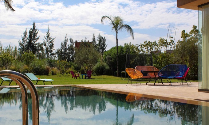 El Makina House | Relaxing Villa with Pool, Garden & Netflix Experience