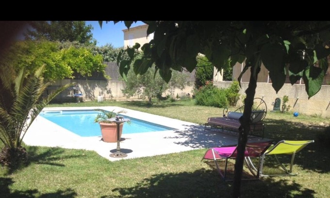 Rognonas House | Villa + swimming pool + terrace and garden 750m2 5 minutes TGV from Avignon