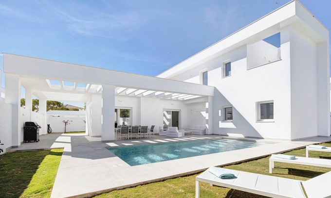 Poblado Sancti Petri House | Relaxing Villa Sancti Petri 15 B with Private Pool & Ocean View