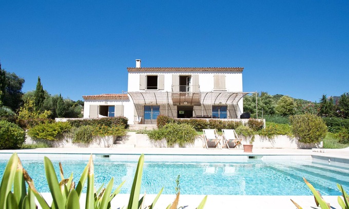 Bastelicaccia House | Villa T5 with pool Bastelicaccia