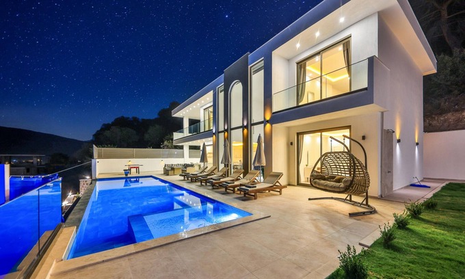 Sarıbelen Villa | Elegant Villa Taha in Kas with Pool and Spa Amenities
