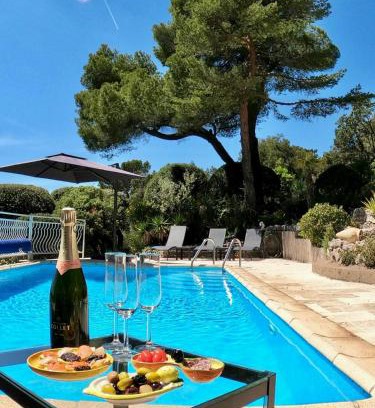 Tourtour Villa | Villa Tarentelle: Heated Pool & Breathtaking Ocean Views