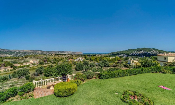 Tarraula Villa | Villa Tarraula: Dive into Luxury with a Fabulous Pool