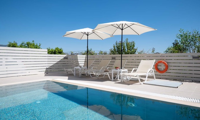 Gazatika Villa | Villa Telio: Family-Friendly Retreat with Pool & A/C