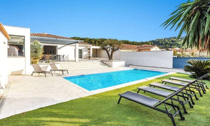 Portel-des-Corbieres Villa | Discover Villa Terre des Vins: Family-Friendly Retreat
