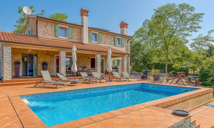 Lupoglav Villa | Discover Villa Terracotta: Family-Friendly Stay with Pool