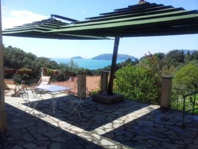 San Terenzo House | Delightful Villa Terrazza Baia Blu - Pet & Child Friendly