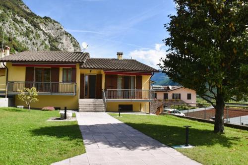 Rivoli Veronese Villa | Villa Tessari: Family-Friendly Retreat with Ocean Views