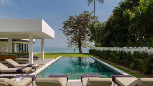 Thong Krut Villa | Oceanfront Villa Thansamaay with Private Beach & Pool
