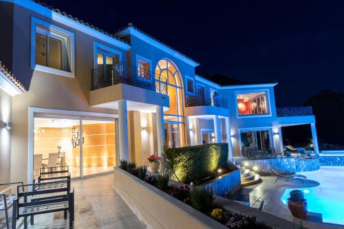 Villefranche-sur-Mer Villa | Relaxing Villas in France with Oceanfront Pools & Spa