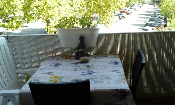 Greoux-les-Bains Apartment | Villa Thermae: Pet-Friendly Retreat with Breakfast Included