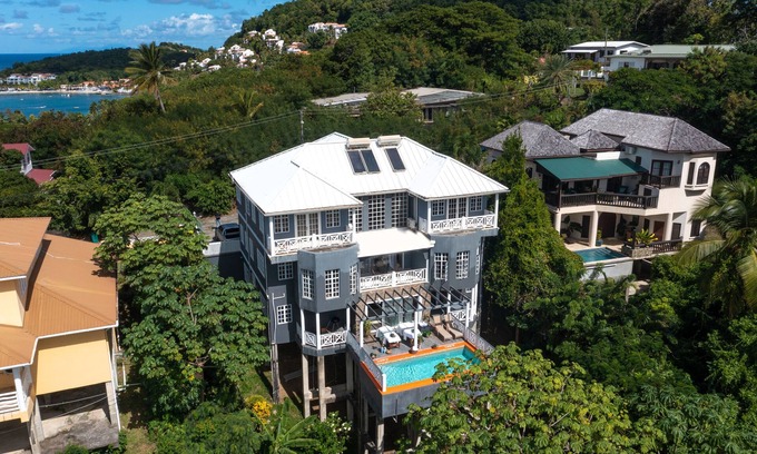 Bois d'Orange Villa | Villa Thompson: Ideal Retreat for Couples and Families