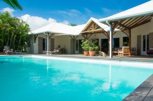 Saint-Francois Villa | Villa Tiarés: Family-Friendly Oceanfront Retreat with Pool