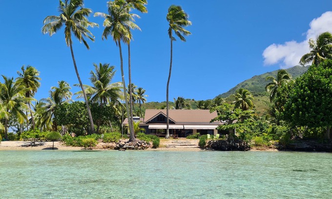 Temae Villa | Villa Tiarenui: Oceanfront Escape with Pool and Spa