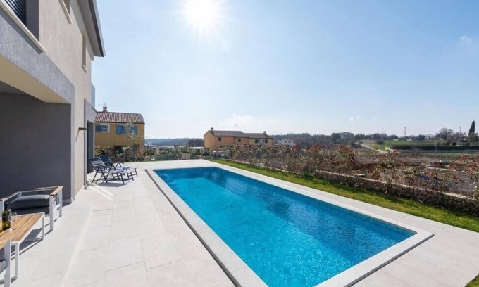 Nova Vas Villa | Enjoy Privacy and Relaxation at Villa Tin with Pool