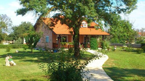 Murvica Villa | Discover Villa Tinov Dvor: Exceptional Child-Friendly Stay