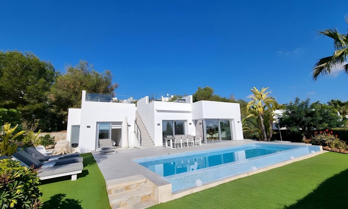 Lo Rufete Villa | Villa 'Tipuana 7' with Sea View, Wi-Fi and Air Conditioning