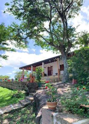 San Gil House | Guest Rated Villa Tolu: Pet-Friendly Stay with Pool Access