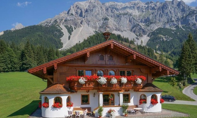 Ramsau am Dachstein House | Cozy Villa TOP 1 with Pool and Spa at Hotel Lindenhof
