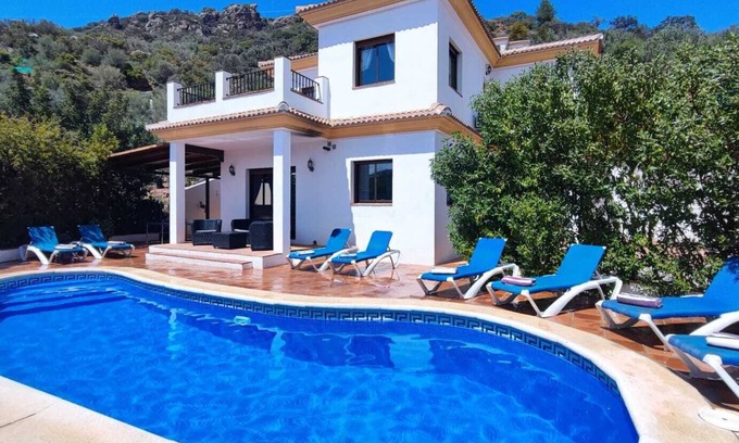 Comares Villa | Villa Torcal 3: Poolside Retreat with Pet-Friendly Amenities