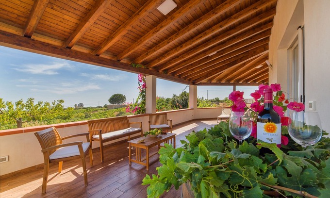 Menfi House | Villa Torrenova: Tranquil Countryside Retreat for Families